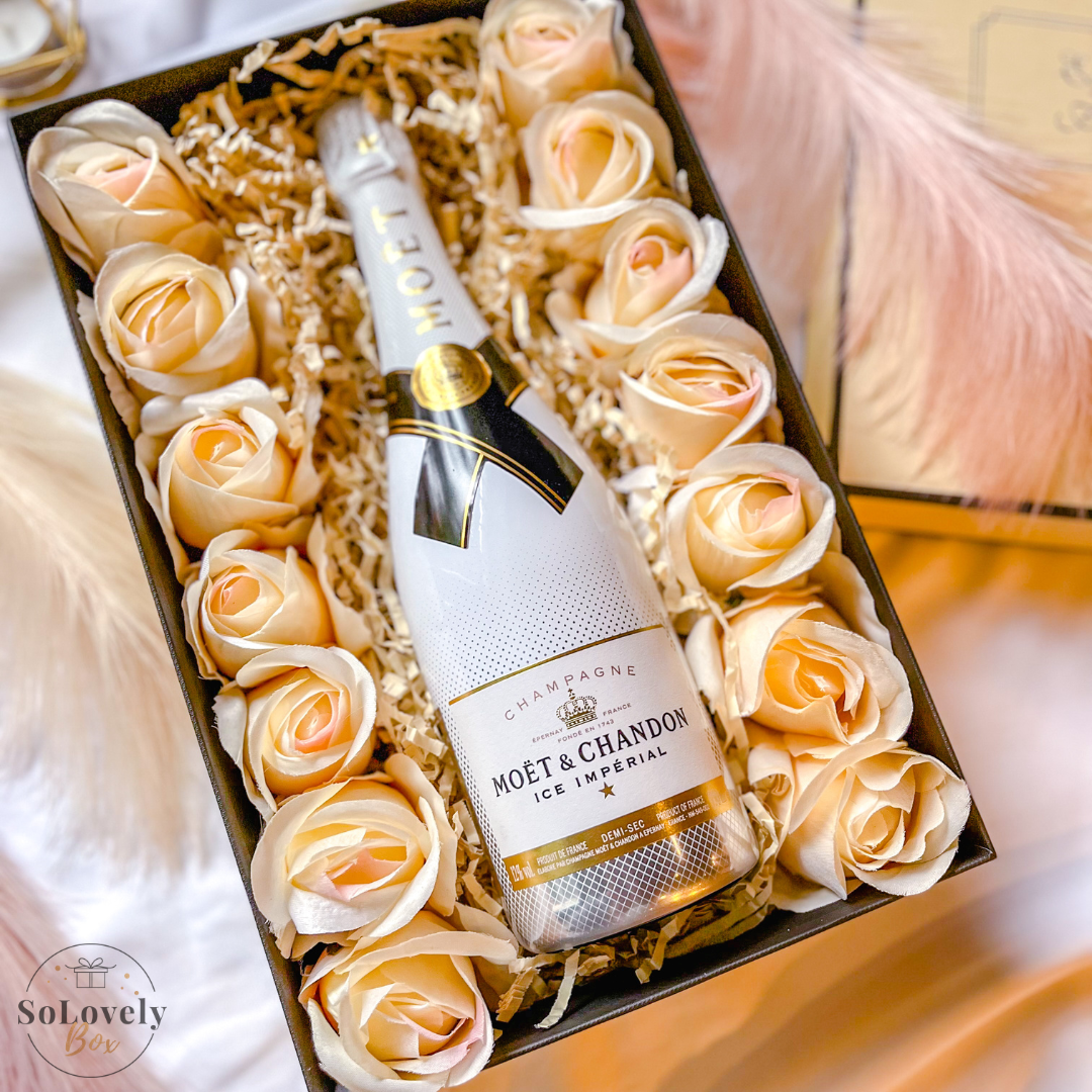 CHAMPÁN MOET & CHANDON ICE IMPERIAL DEMI SEC DE AMOR EN CAJA DE MADERA -  REGALO ORIGINAL PARA HOMBRE - Ideas de regalos para San Valentin. Botellas  de