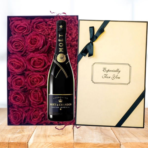 CHAMPÁN MOET & CHANDON NECTAR IMPERIAL CON ROSAS ROJAS EN LA'CREME BOX - REGALO PARA LOS ENAMORADOS